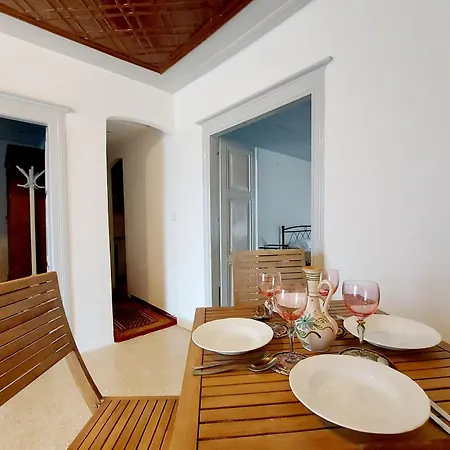 Danae Port House Apartment *